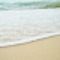 砂浜に打ち寄せる波の音